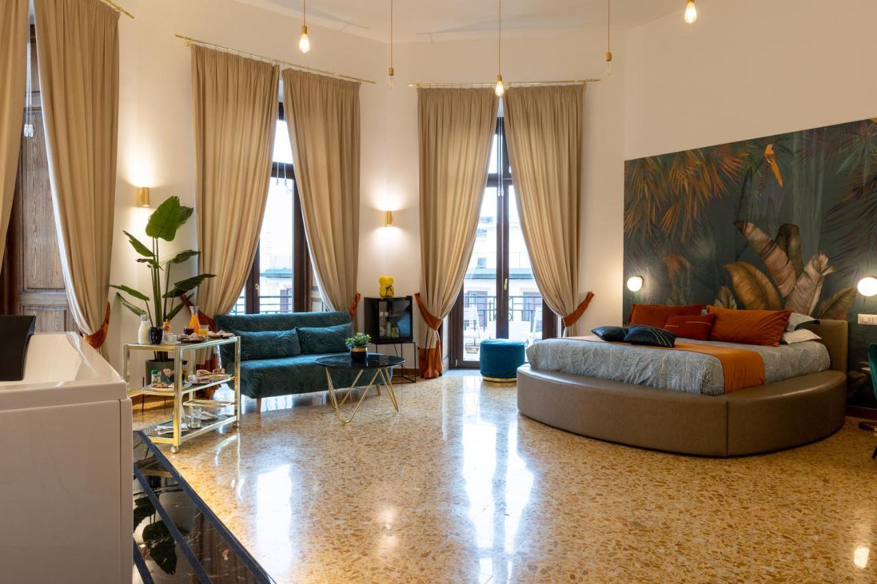 Hotel La Lepre felice Napoli Esterno foto