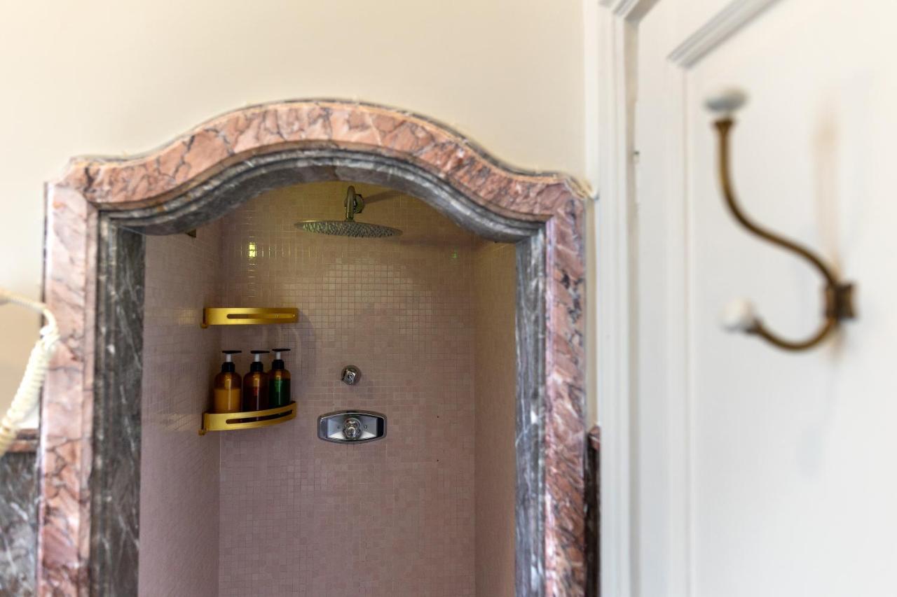 Hotel La Lepre felice Napoli Esterno foto