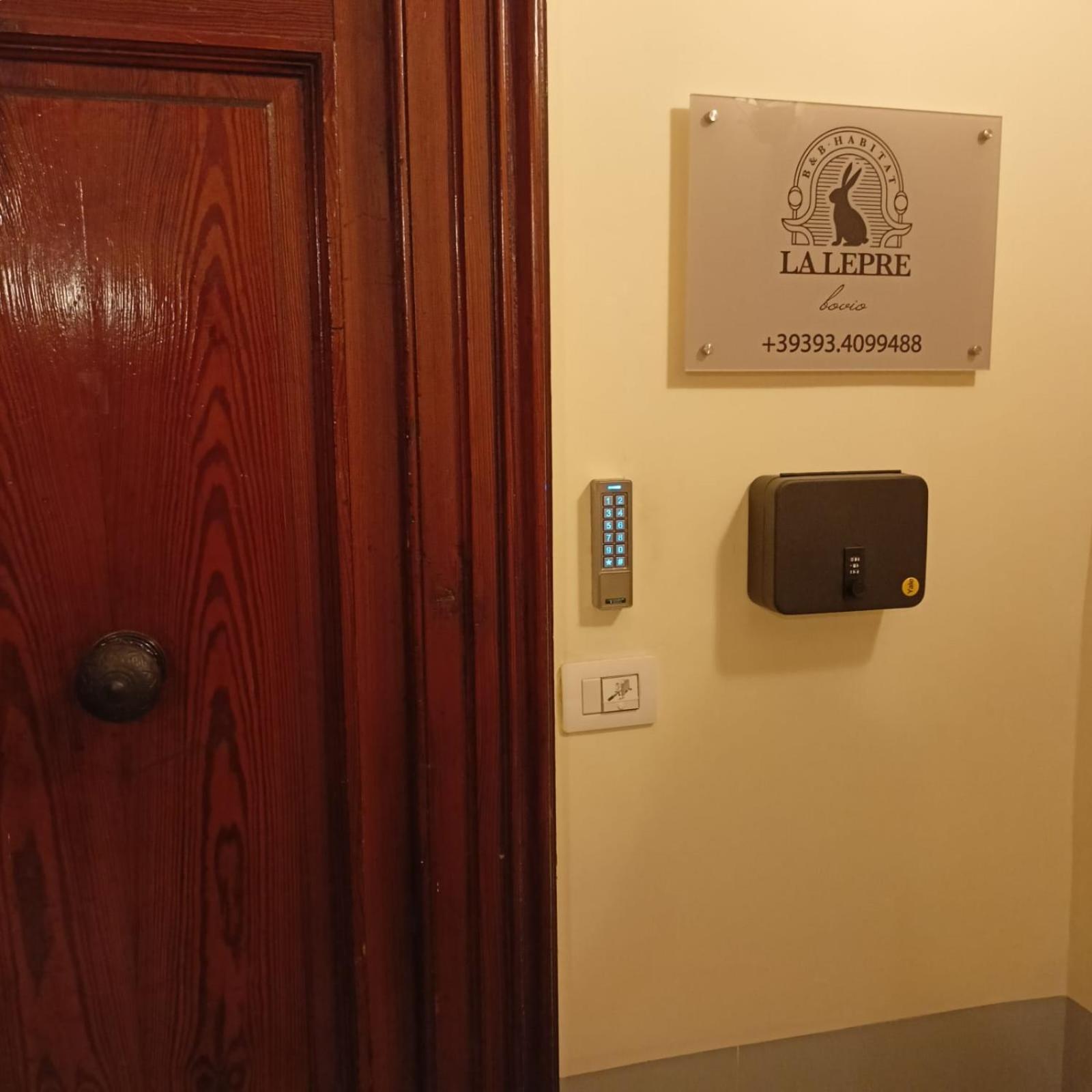 Hotel La Lepre felice Napoli Esterno foto
