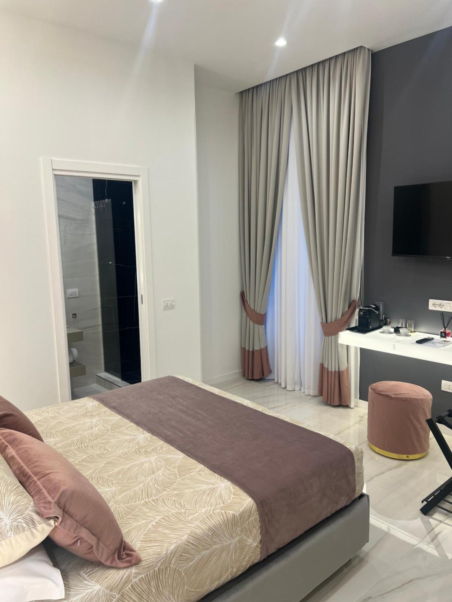 Hotel La Lepre felice Napoli Esterno foto