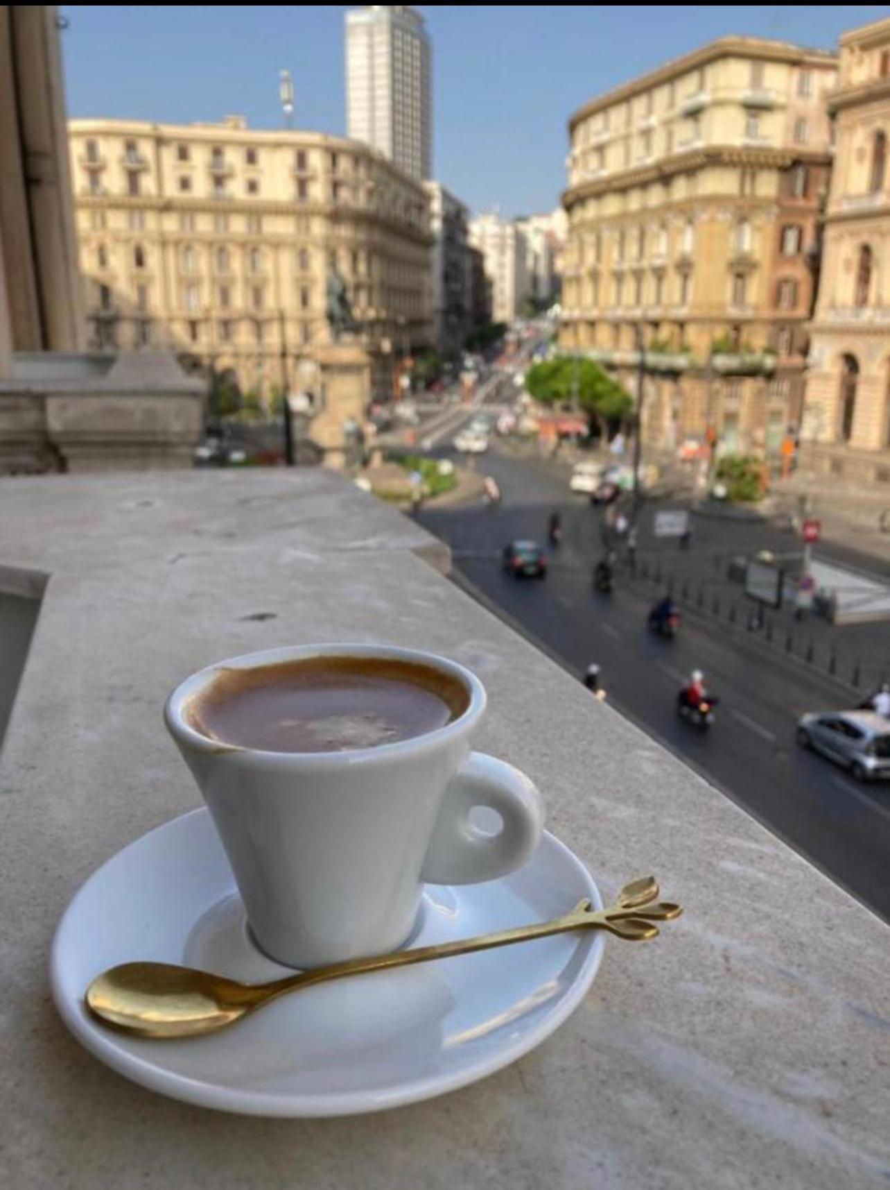 Hotel La Lepre felice Napoli Esterno foto